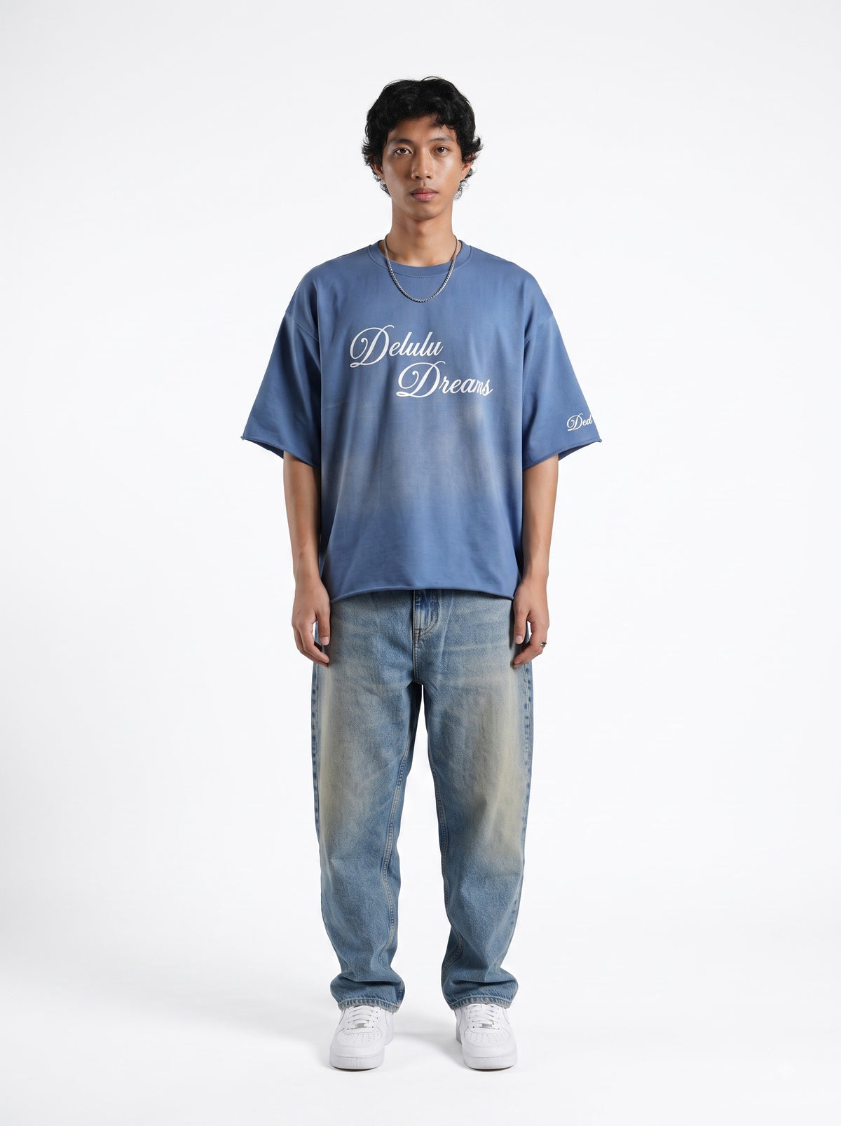 Delulu Dreams Cropped Graphic T-shirt